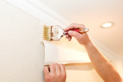 Pose de papier peint à Morand — revêtements muraux et toiles de verre